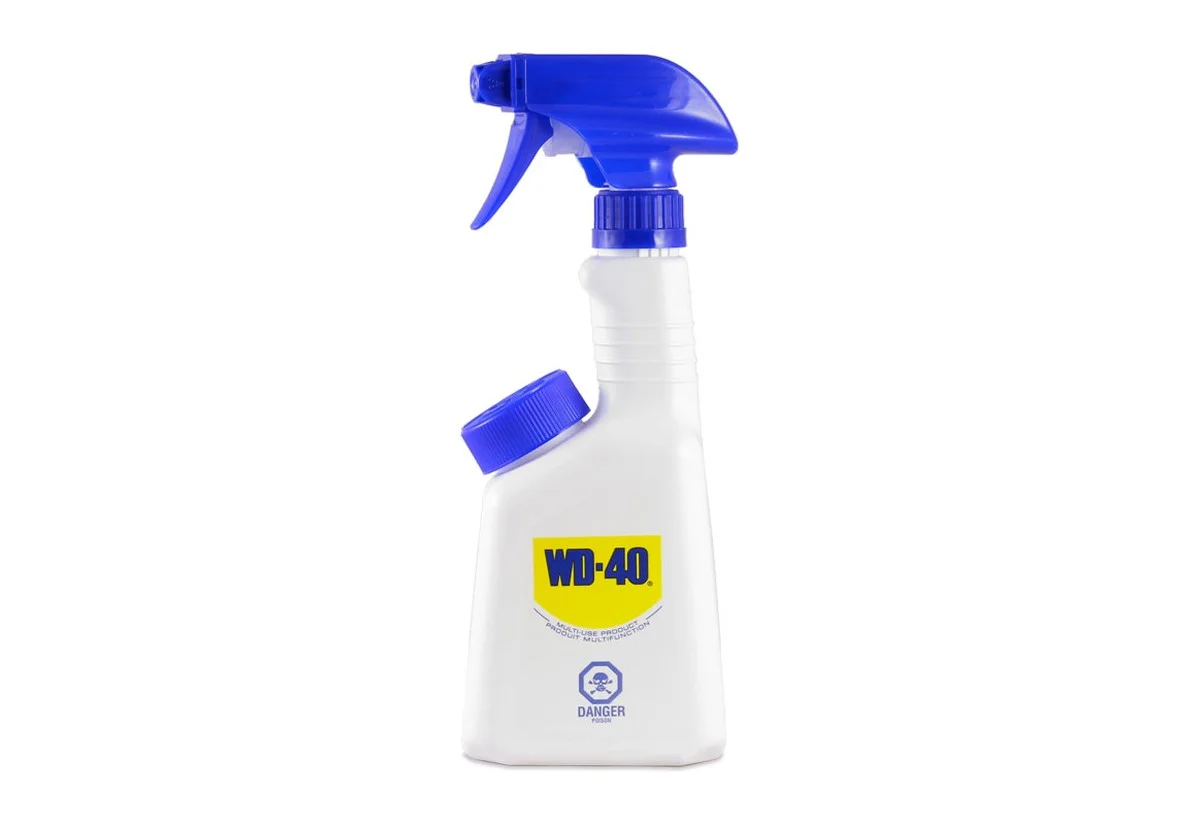 WD-40 op je schoenen? Het wintergeheim dat fabrikanten liever geheim houden