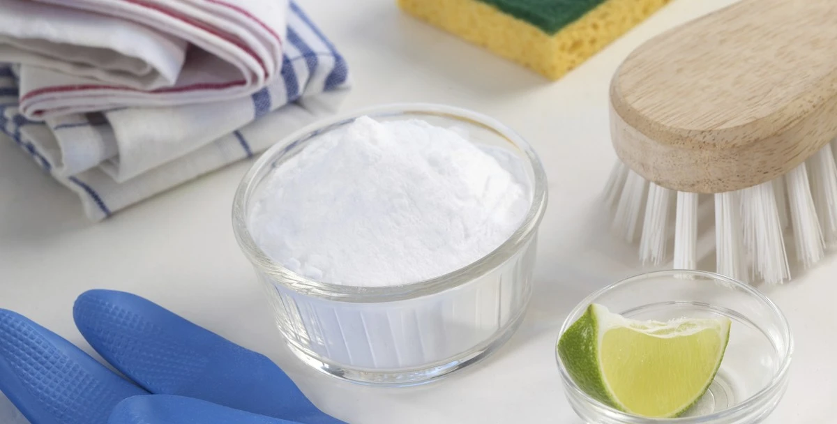 Zout op een ingebrande pan: de chemie achter het schoonmaken zonder schuren - image 1