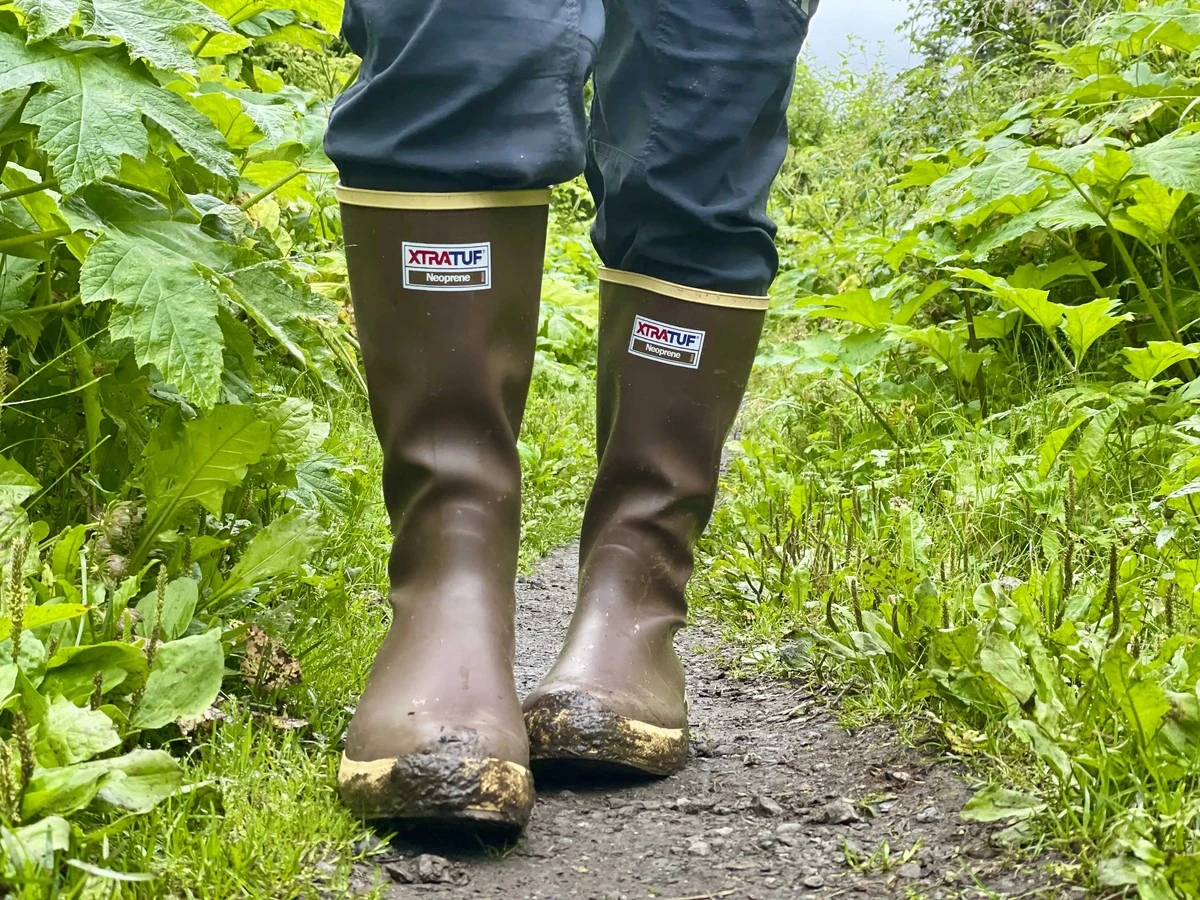 WD-40 op je winterlaarzen? De truc die fabrikanten liever geheim houden