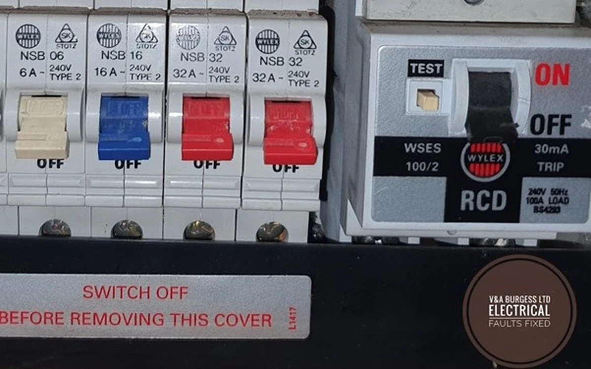 Elektriciens tonen: dit knopje op je stroomkast werkt tegen valse rekeningen - image 1