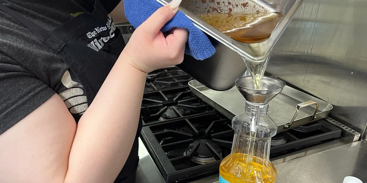 Loodgieters smeken je: giet nooit deze olie in de afvoer - image 2