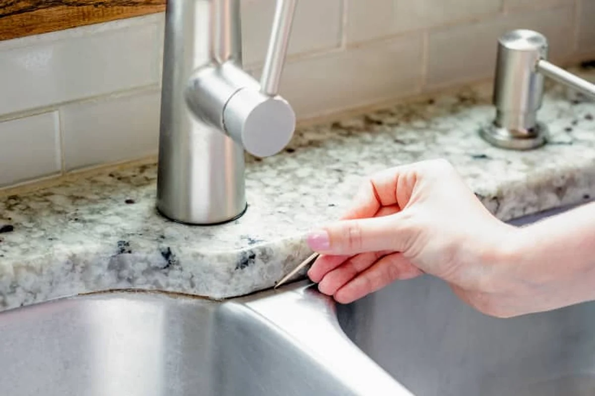 Een tandenstoker tegen schimmel in de douche – de 30-secondenoplossing - image 1