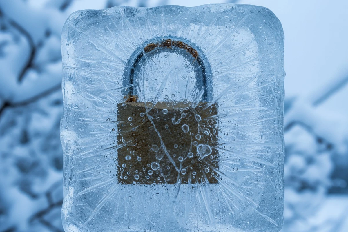 Petroleum in je sloten: het winterse trucje dat je sleutel soepel houdt