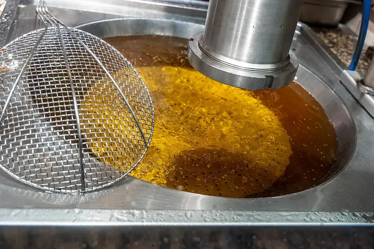 Loodgieters waarschuwen: giet nooit deze olie door je afvoer - image 1