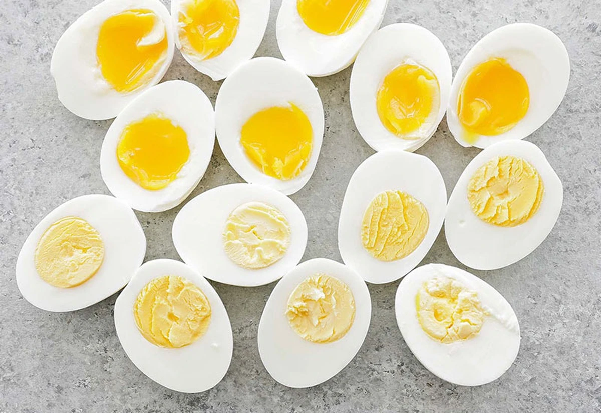 Waarom chefs altijd azijn in kokend water doen voor eieren - image 2