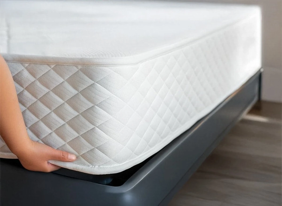 Oude kranten onder je matrас: het vochtgeheim dat hotels kennen - image 1