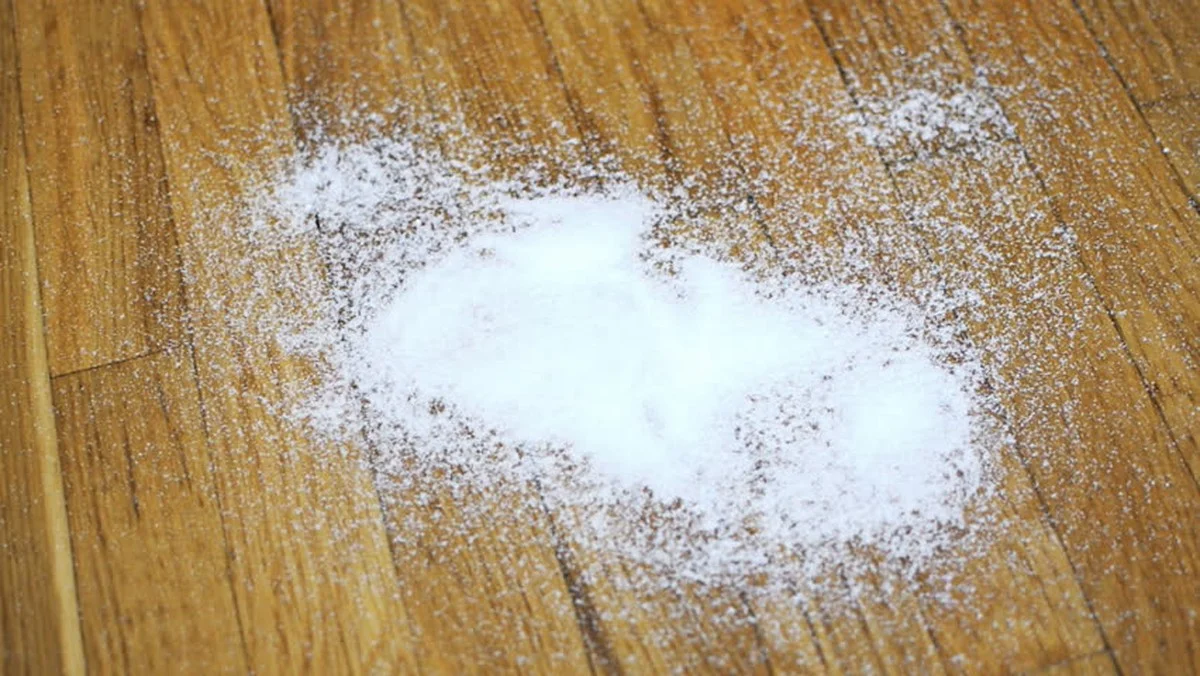 Zout op je vloer voor stof? Waarom schoonmaakbedrijven dit nooit vertellen