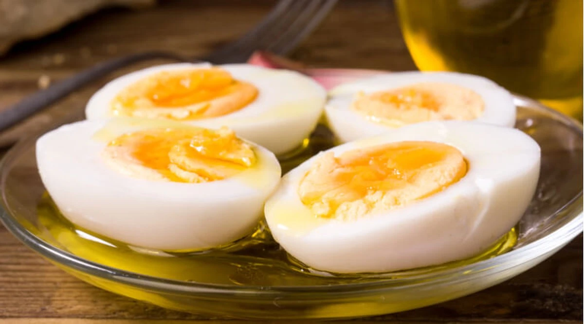 Waarom topkoks altijd witte azijn toevoegen aan kokend water met eieren