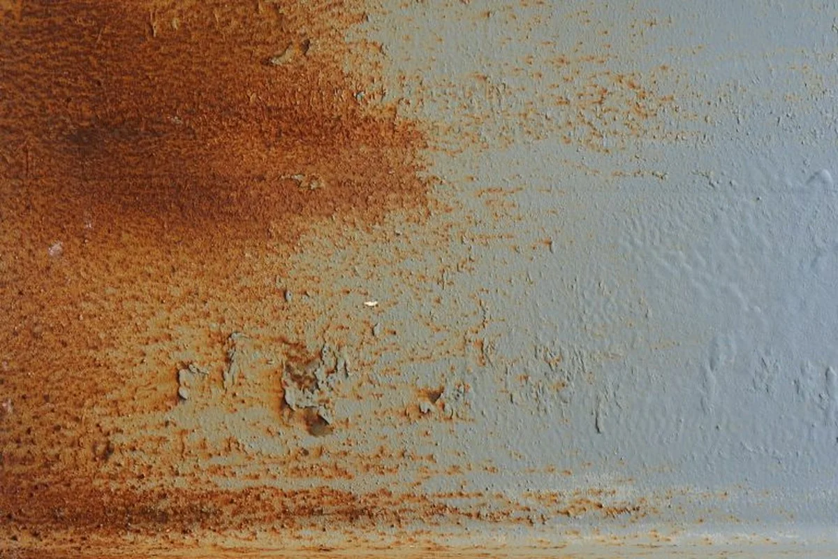 Zoutwater en tandpasta tegen roest op je balkon: waarom het werkt - image 1