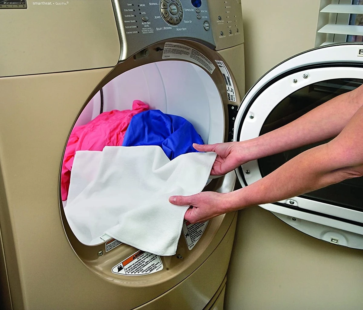 Een ijsblokje in je droger: de truc die je strijkwerk overbodig maakt - image 1