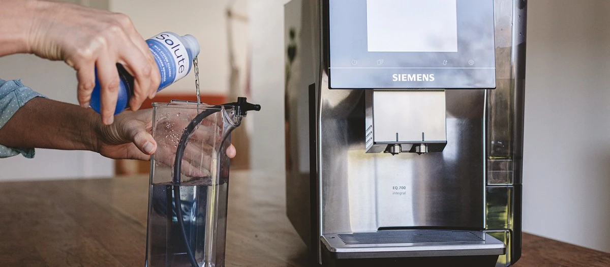 Zout en azijn in je koffiezetapparaat: de truc voor perfecte koffie in 2 minuten - image 1