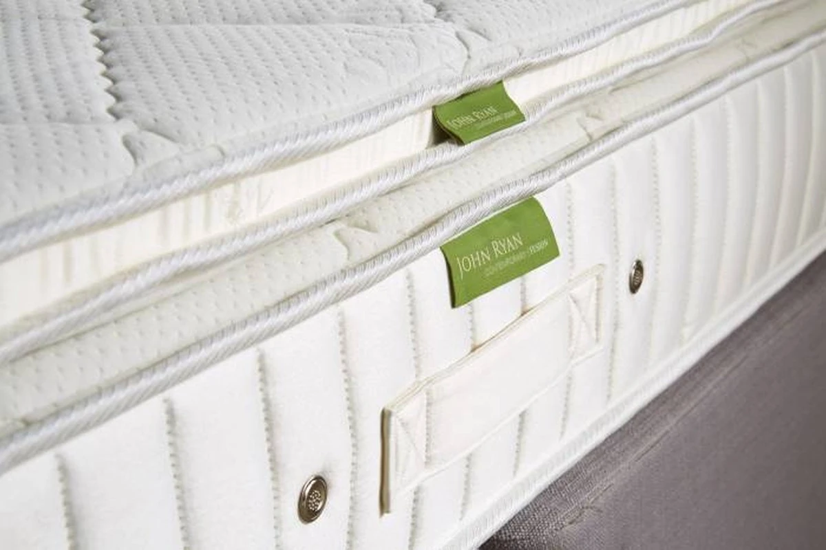 Karton onder je matras: hoe ambachtslieden vochtproblemen voorkomen - image 1