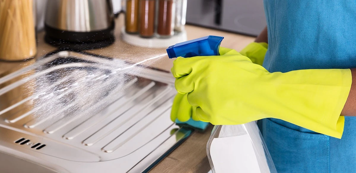 Zout en azijn op je snijplank: het enige recept dat bacteriën écht doodt - image 2