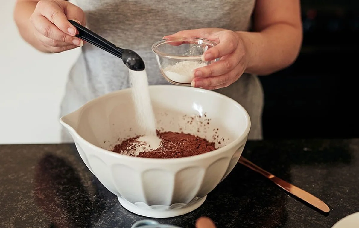 Wat chefs altijd toevoegen aan kokend water voor perfecte eieren - image 1