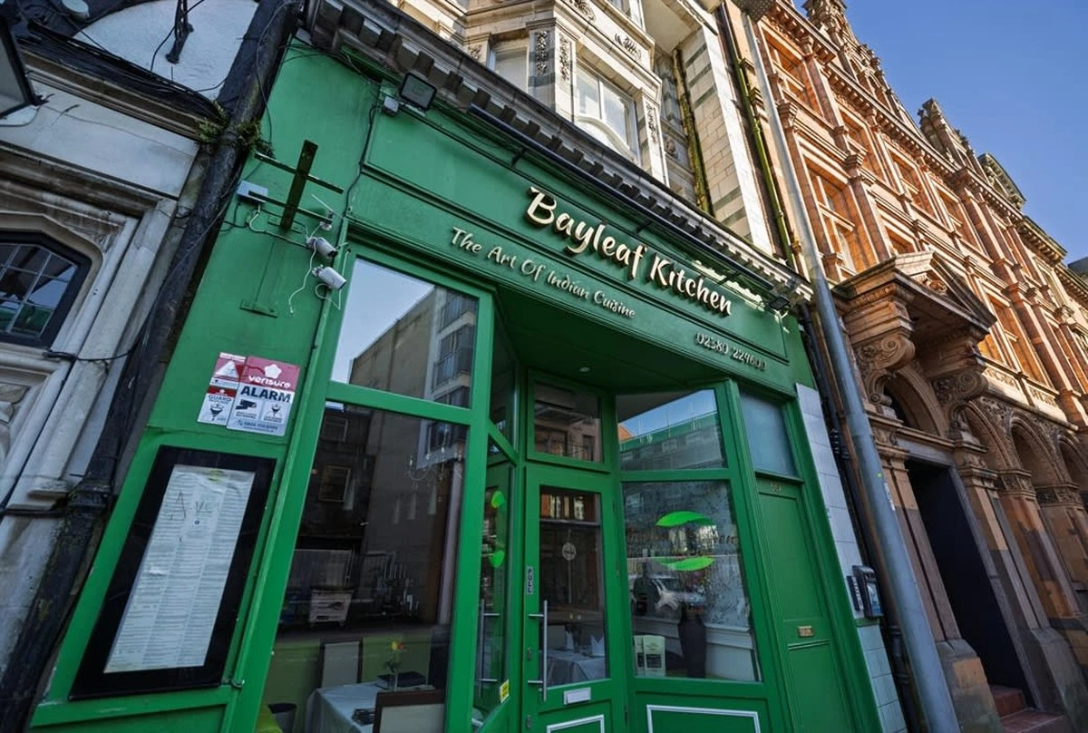 Een laurierblad in je bloem: het eeuwenoude geheim tegen keukenplagen