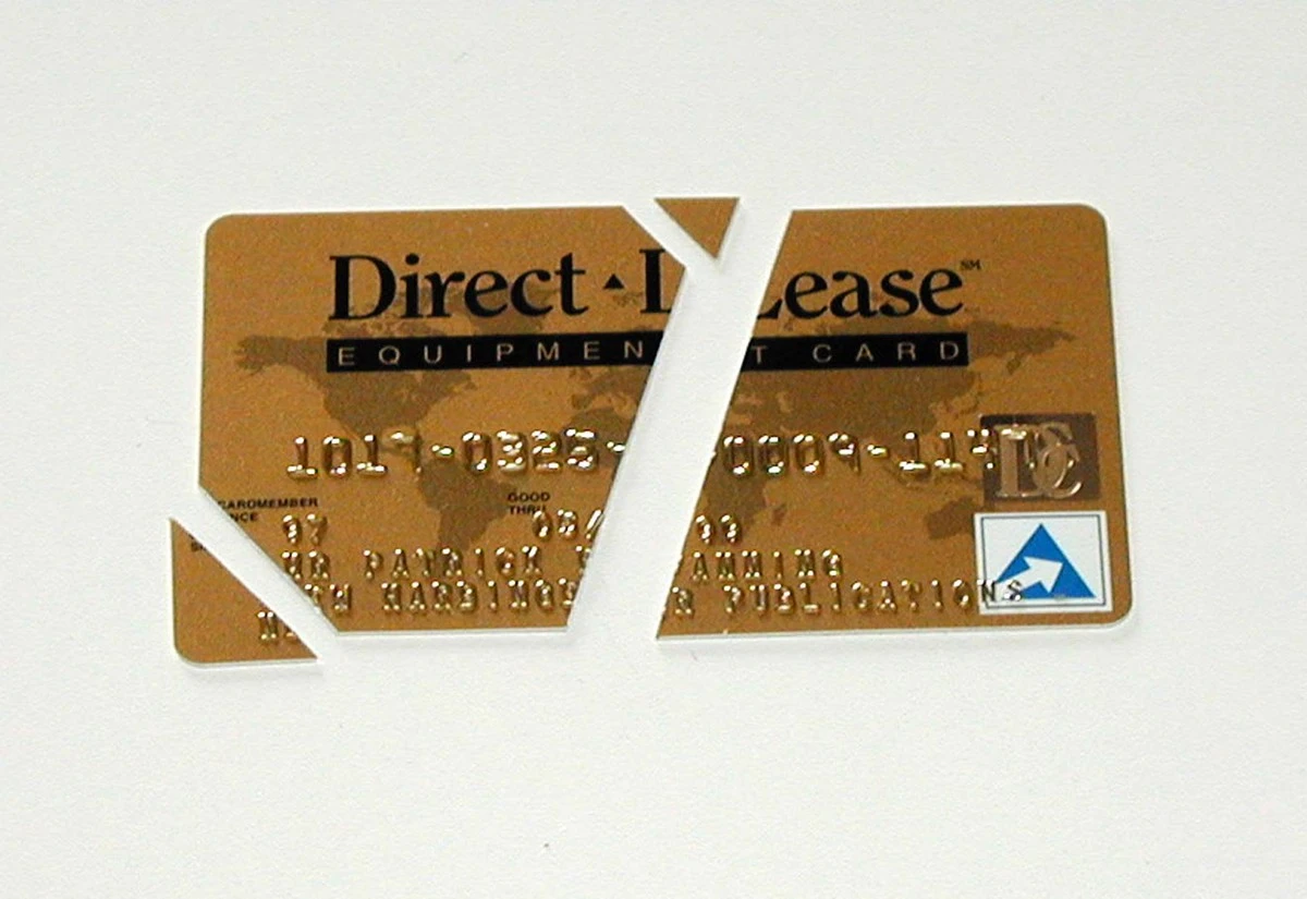 Een bankkaart als schraper: waarom professionelen nooit dure gereedschappen kopen