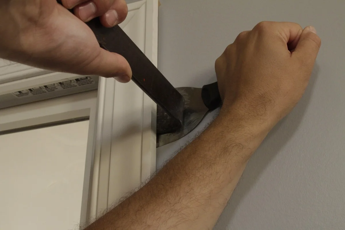 Een potlood tegen je raamkozijn: hoe je tocht voorgoed bestrijdt - image 1