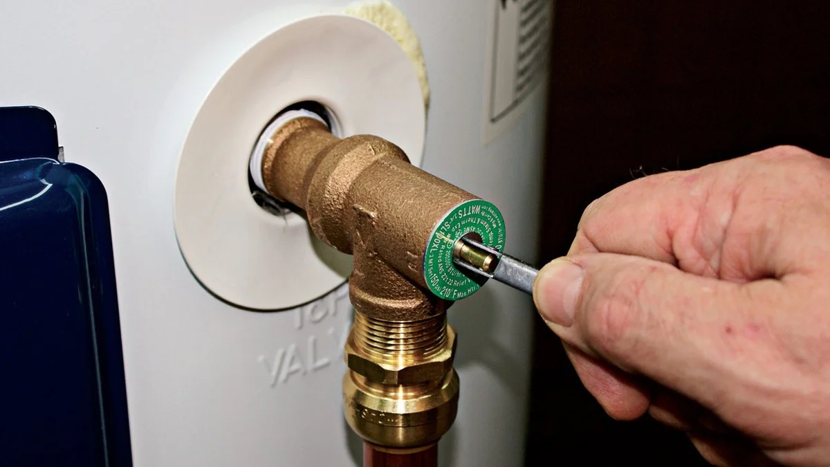 Zout in je afvoer met heet water: waarom loodgieters dit elke week doen - image 1