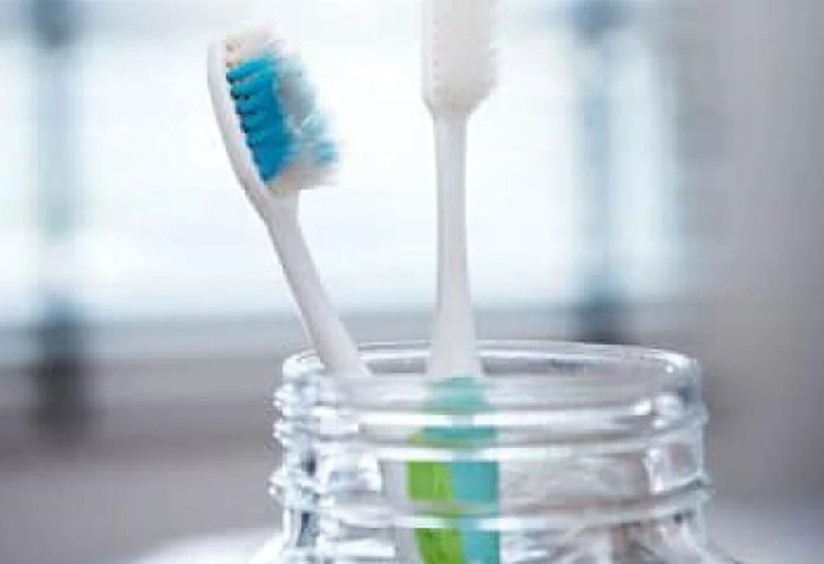 Een oude tandenborstel en azijn: het geheim tegen kalkaanslag