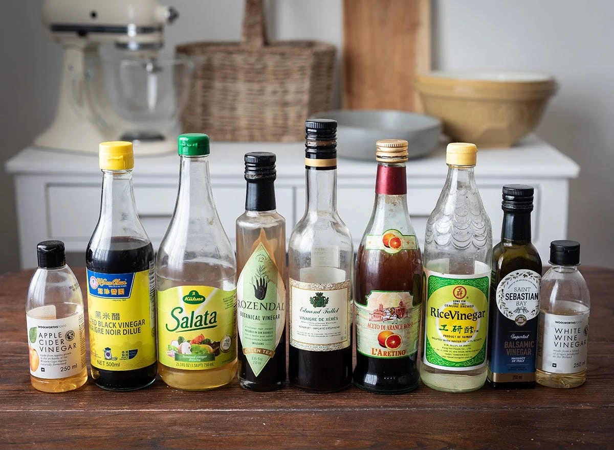 Waarom chef-koks altijd azijn bij kokend water voegen