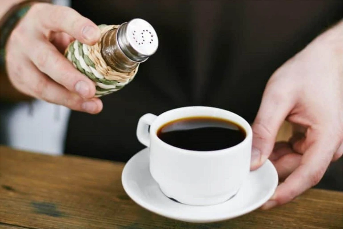 Zout in je koffiefilter: waarom Italiaanse barista's dit geheim gebruiken - image 1