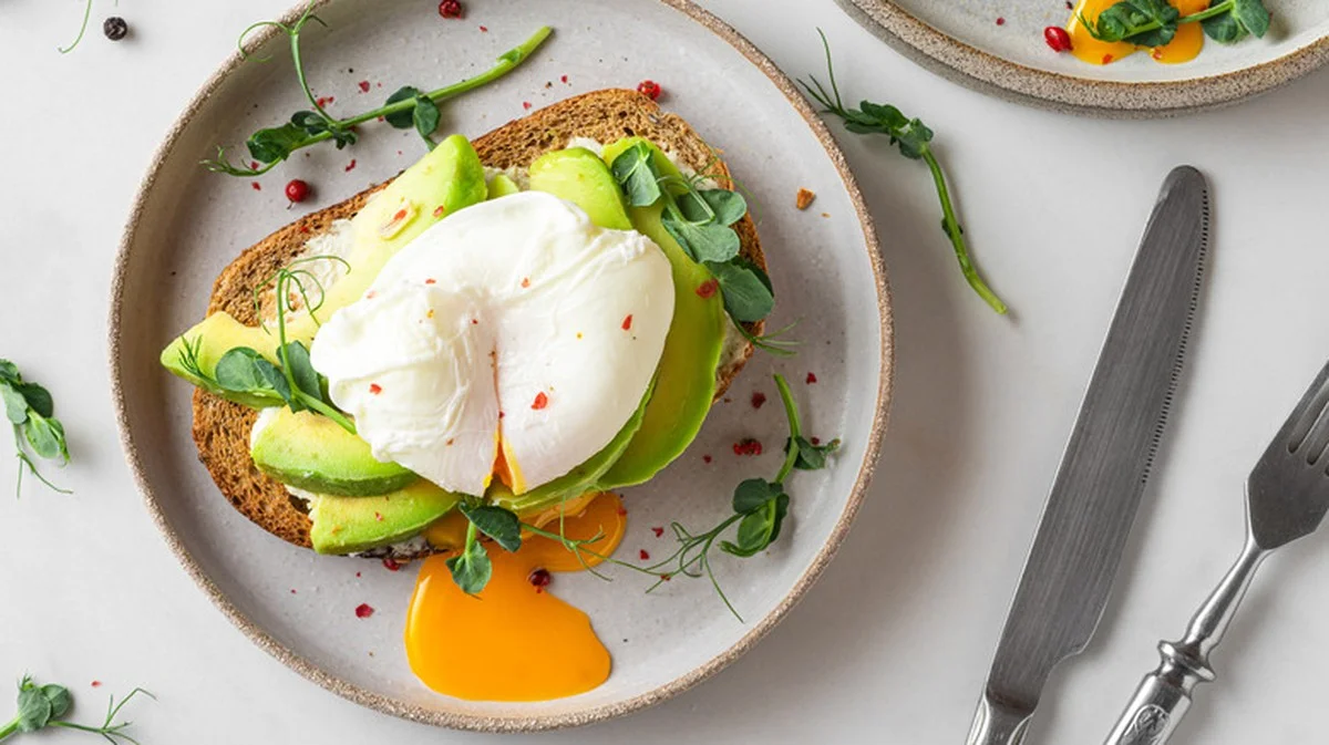 Waarom echte chefs altijd azijn toevoegen aan kookeieren - image 2