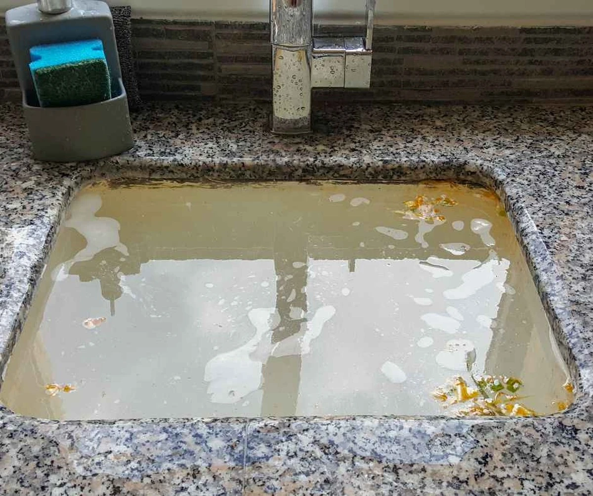 Zout in je afvoer en kokend water: waarom loodgieters dit elke week doen - image 2