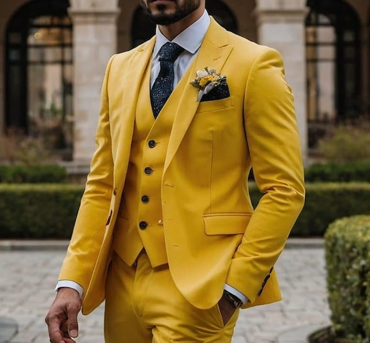 Een ui in je kapperszak: het vergeelde gele kostuum-redmiddel van schoonmakers