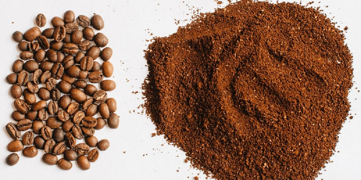 Koffiedik tegen vochtige ramen: de natuurlijke ontvochter die je gratis hebt