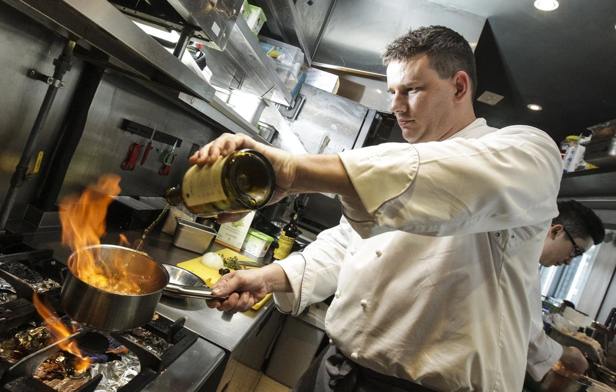 Waarom chefs altijd witte wijn in hun pasta water doen - image 2