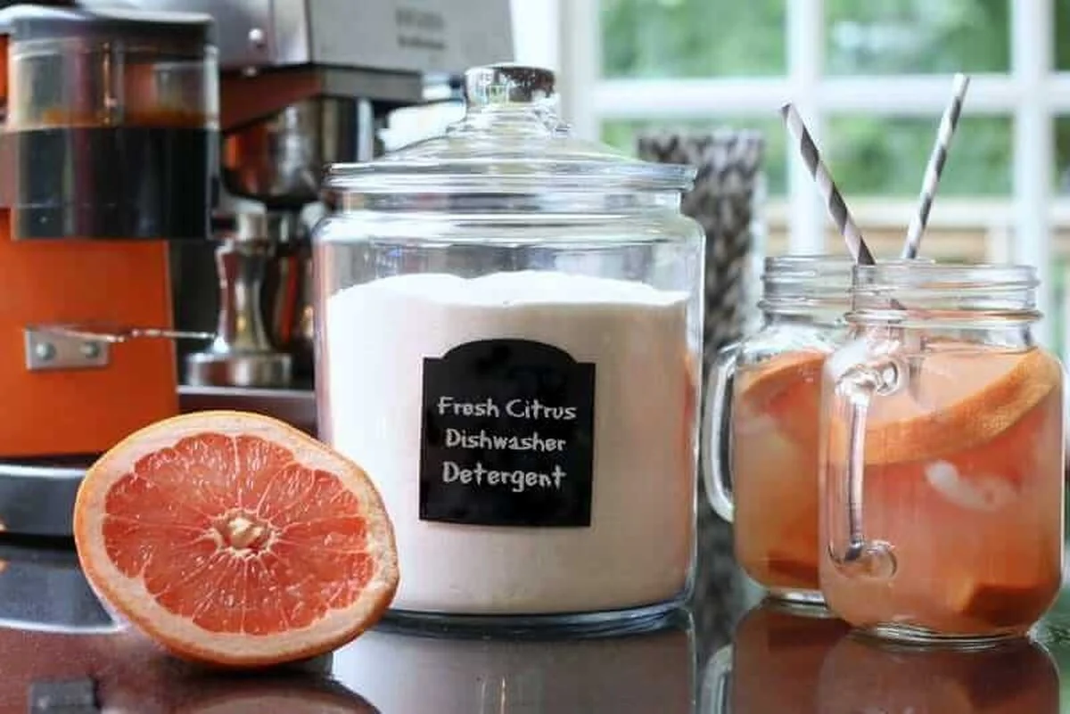 Citroenschil in de vaatwasser: het natuurlijke schoonmaakmiddel dat fabrikanten niet willen - image 2